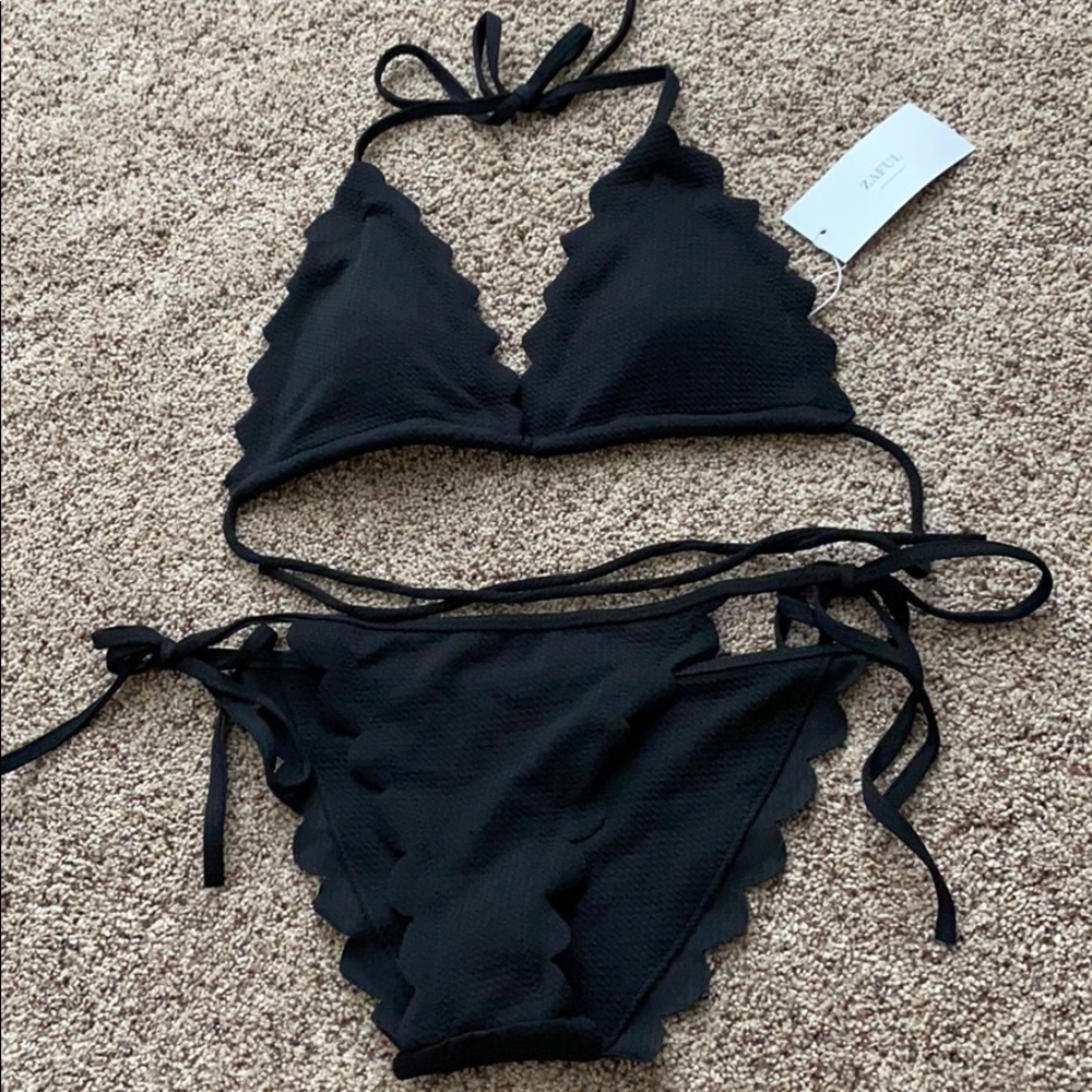 Black Bikini